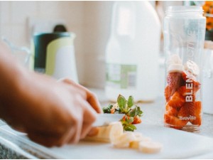 Make These Healthy Lifestyle Changes While Saving Money Make These Healthy Lifestyle Changes While Saving Money